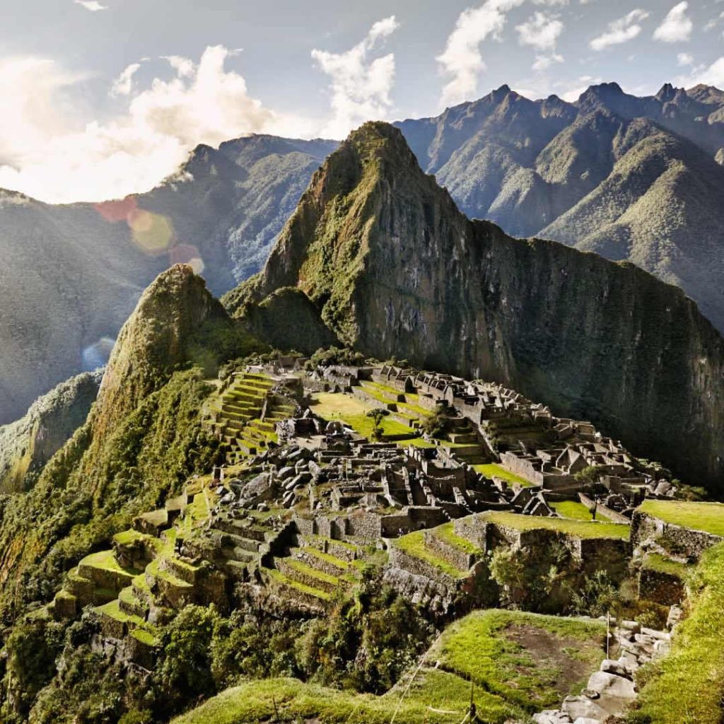 Machu Picchu, located in the Cusco region of Peru, is more than just an ancient ruin, it is a powerful spiritual center that holds within its walls a powerful energy that has captured the imagination of people for centuries ...